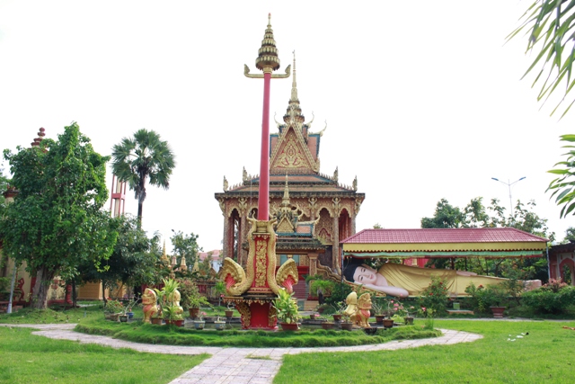 Khuôn viên bên trong chùa Monivongsa Bopharam - Ảnh: Đại Ngoan